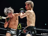 【RIZIN.51】冨澤大智、“絶体絶命”のピンチ→激しい打撃戦で平本丈に大逆転勝ち　大歓声のなか、篠塚辰樹に再戦要求