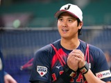 【WBC2026】侍ジャパン合流の大谷翔平、試合前練習で豪快アーチ連発　満員のファンから拍手と大歓声……メジャー組が揃い踏み