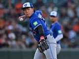 【MLB】岡本和真、満塁の窮地救う併殺プレー完成に絶賛「華麗なフットワーク」　堅実な三塁守備に高評価「カズの正確なプレー」