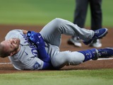 【MLB】相手一塁手と“正面衝突”のマンシーは「呼吸困難の症状、脳震とうの検査も実施」　ドジャース球団公式が発表