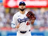 【MLB】「パヘスの前で走るな」佐々木朗希を救った、初回先頭の長打を刺した“パーフェクトスロー”　反転から圧巻のダイレクト返球