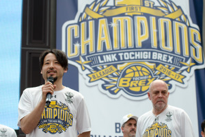 Bリーグ初代王者栃木ブレックス、地元でファンに優勝報告会「皆さんの力があったから」