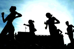 大阪マラソンに出走する女性に向けた練習会イベント開催…女性コーチによる実技講座
