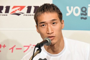 「落ち込んでました」安保瑠輝也、メイウェザー戦消滅と右拳の手術を明かし“復活”を宣言「本気であるジャンルの高みを目指す」