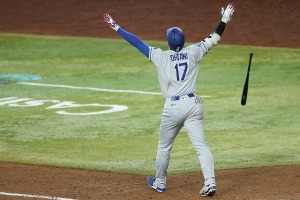【MLB】「なんというショー」大谷翔平、劇的12号直後に見せた“No.1バットフリップ”　公式が2025年の象徴的一打に選出
