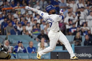 【MLB】ドジャースはタッカー獲得に成功した場合、大谷翔平と仲良し“右の大砲”を放出か……米記者「交渉材料として名前が出てくるだろう」