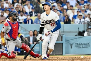 【MLB】「次はお前な？」大谷翔平のすべらない二刀流ジョーク再び　死球直後に相手野手を“指差し予告”でニヤリ