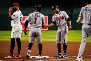 【MLB】ブレーブスのオルビーズ、ABSチャレンジ結果前に“四球確信歩き”で一塁へ……球審の権威は完全に失墜