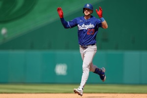 【MLB】新1、2番コンビ大谷翔平とアベック弾、ドジャース移籍後1号を放ったタッカー「今は安打が出れば何でもいいよ」と本音も