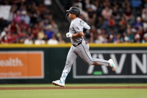 【MLB】「ムラカミの10本塁打」村上宗隆、5試合連続弾に公式記者も大興奮　圧巻137メートル弾で2桁到達「オオタニを上回る」