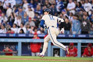 【MLB】大谷翔平、打者一巡での“177キロ11号”に本拠地熱狂「ショウヘイで9点目」　公式が初回に見せた驚愕スタッツに注目