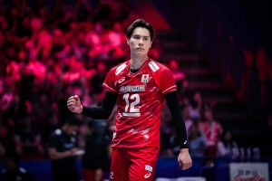 世界1位から17年ぶり金星のバレー男子日本を称賛　最多26得点の髙橋藍が「日本を勝利に導く」　ポーランド撃破に貢献【VNL2026】
