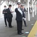 田辺監督は「L-train」の到着まで指さしの練習をしていた。