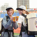 横浜DeNAベイスターズのオリジナル醸造ビール「BAYSTARS ALE」販売スタッフ衣装のお披露目会。dianaの中村比菜さん（左）と若槻彩香さん（2016年3月23日）
