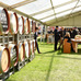 ワイン会社によるワインの樽が各所に並ぶ