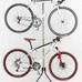 箕浦は、ディスプレイ用自転車スタンド「GRAVITY STAND（グラビティスタンド）」を発売した。壁面にもたれさせるだけのシンプルな構造で、2台の自転車を展示できる。