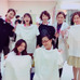 吉田羊オリジナルTシャツを持ったチームレディダヴィ集合写真