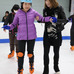 元アイスダンス日本代表のキャシー・リード、小学生とスケート体験