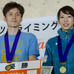 スポーツクライミング日本選手権リード競技大会2017、男子優勝の中野稔（左）と女子優勝の野口啓代（2017年3月5日）