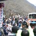 大勢の沿線住民が見守るなか「おくひだ1号」が奥飛騨温泉口駅に到着。