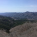 鍋足山山頂付近からの眺め。見えるのは低山だけど、圧巻の風景。
