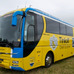 ティンコフ・サクソのチームバス。黄色が鮮やかです