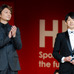 HEROs AWARD 2017に登壇した香取慎吾さん（左）