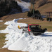 苗場スキー場、12/8に冬季営業オープン…人工造雪機による雪撒き作業開始
