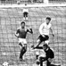 メキシコ五輪サッカー3位決定戦で、先制点を挙げた釜本邦茂（後方右）＝1968年10月24日、アステカ競技場（共同）