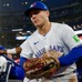 【MLB】「クレイジーだ」昨季“GG賞”中堅手が見せた前代未聞のスーパープレー？　大飛球を背走中に足がもつれて転倒、ところが……