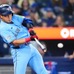 【MLB】決勝タイムリーの岡本和真を主砲ゲレーロJr.が称賛「彼はグレートで面白い」　公式サイトも「今や中軸で大きな存在感」と伝える