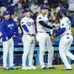 【MLB】山本由伸に気付かれないように……フードにガムの包みを投入するスミスの「チキンレース」　隣の大谷翔平はニヤニヤ、米放送局も爆笑