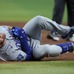 【MLB】相手一塁手と“正面衝突”のマンシーは「呼吸困難の症状、脳震とうの検査も実施」　ドジャース球団公式が発表