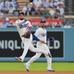【MLB】本当に引退するの？マウンドの佐々木朗希も思わず仰天、37歳ロハスのアクロバティックな「スーパープレー」