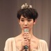 剛力彩芽、ドレス姿で登場…「ジョア」特別パッケージ発表会