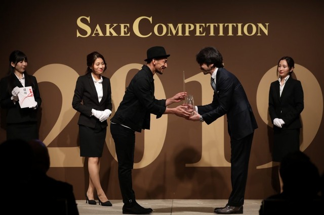 世界一おいしい日本酒を決める日本酒コンペティション「SAKE COMPETITION（サケコンペティション）」では、実行委員の一人でもある中田英寿さんがプレゼンターとして登場